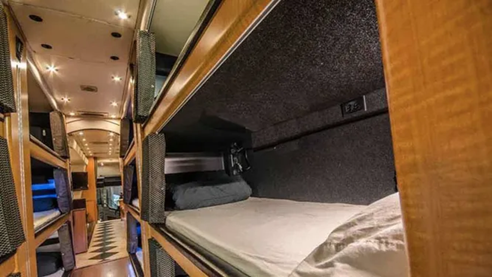 SleepBus меняет представление о междугородних поездках: автобусы с плацкартом как в поезде