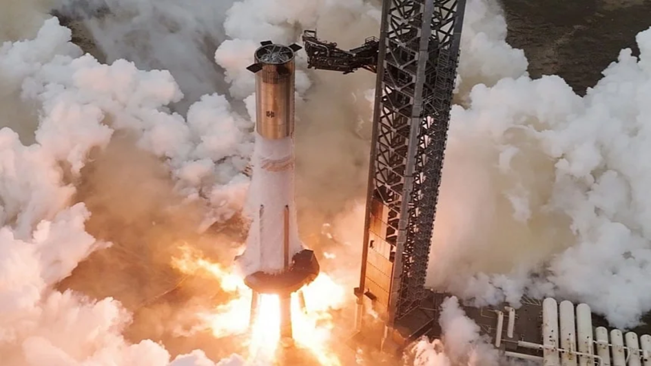 SpaceX выкупила убыточный xAI за рекордную сумму: что ждет Tesla после сделки