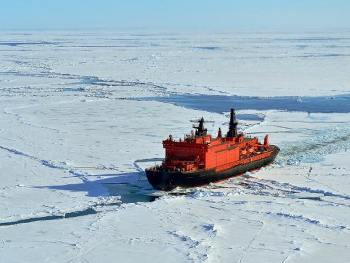 Ледяная ловушка: немецкий ледокол в Арктике может спасти только Россию — но мешают санкции0