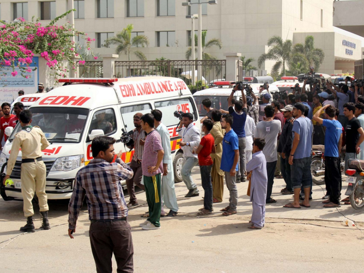 Жертвами detonации в мечети Пакистана стали 15 человек, более 80 пострадавших0