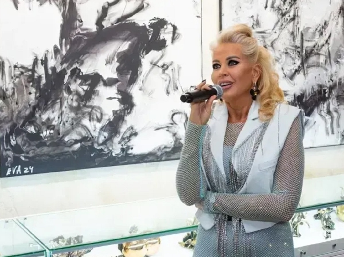 Отсидевшая за взяточничество экс-чиновница Минобороны Васильева открыла галерею в центре Москвы0