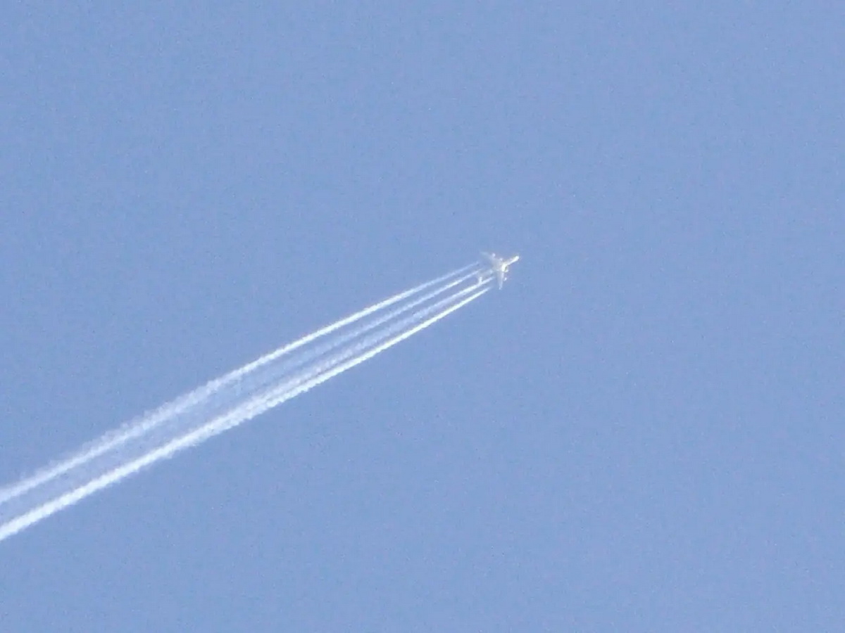 «100 процентов уникальный груз»: неопознанный военный самолёт США вторгся в воздушное пространство РФ0