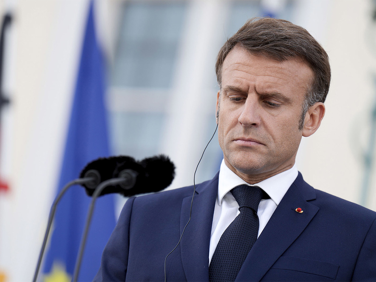 Макрон предложил руководителям ЕС возобновить беседу с РФ0