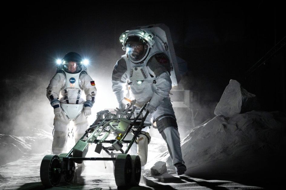 Европейцы испытали собственный скафандр для выхода в открытый космос и на планеты