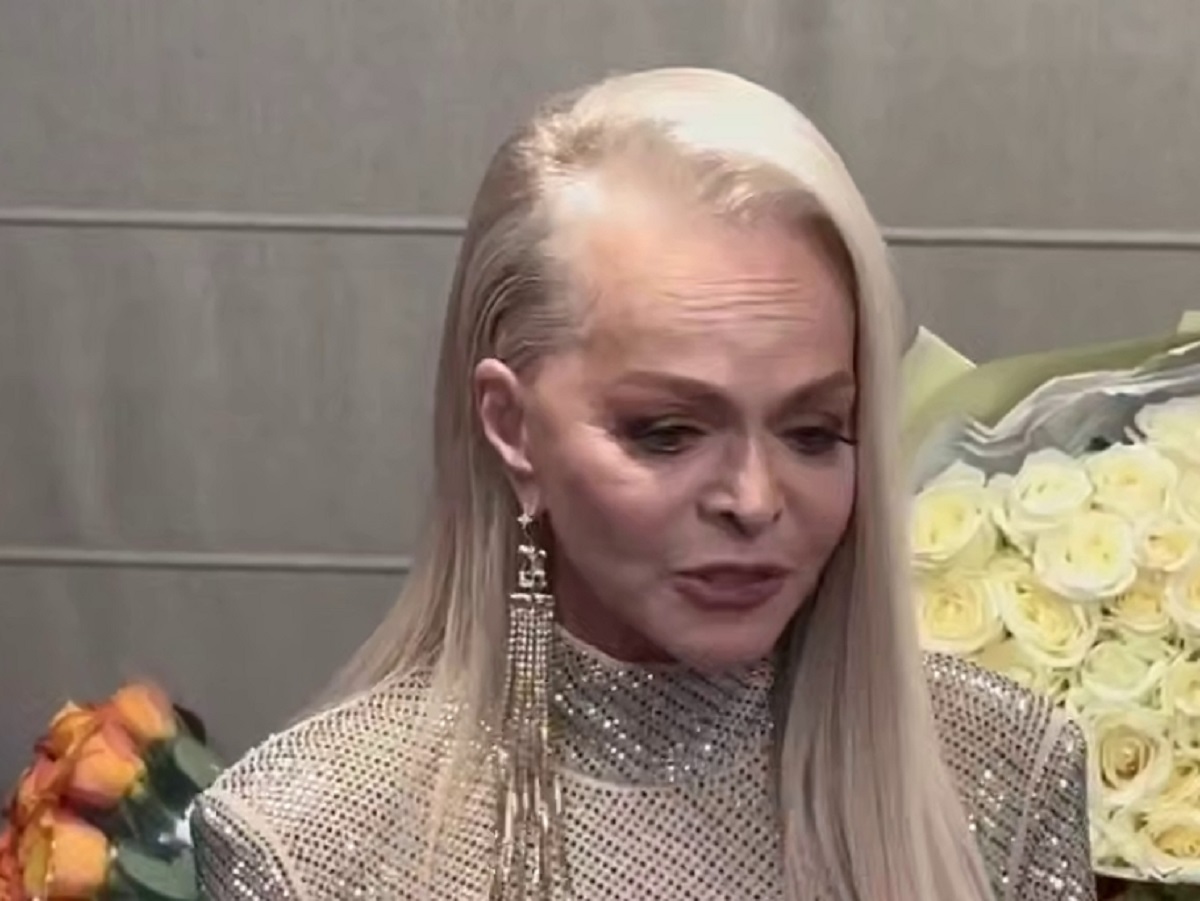 «Есть где жить»: Лариса Долина рассказала, куда переехала с кошками после потери квартиры0