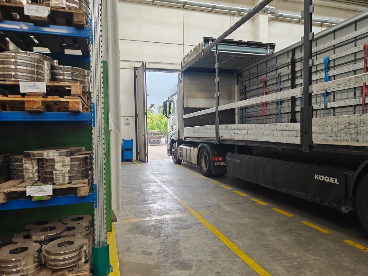 Mercedes-Benz Actros 4x2 2022 глазами дальнобойщика: плюсы и минусы эксплуатации