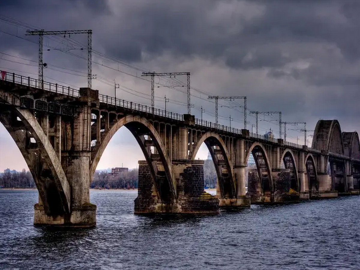 Почему Россия не атакует мосты через Днепр? На Украине озвучили свою версию0