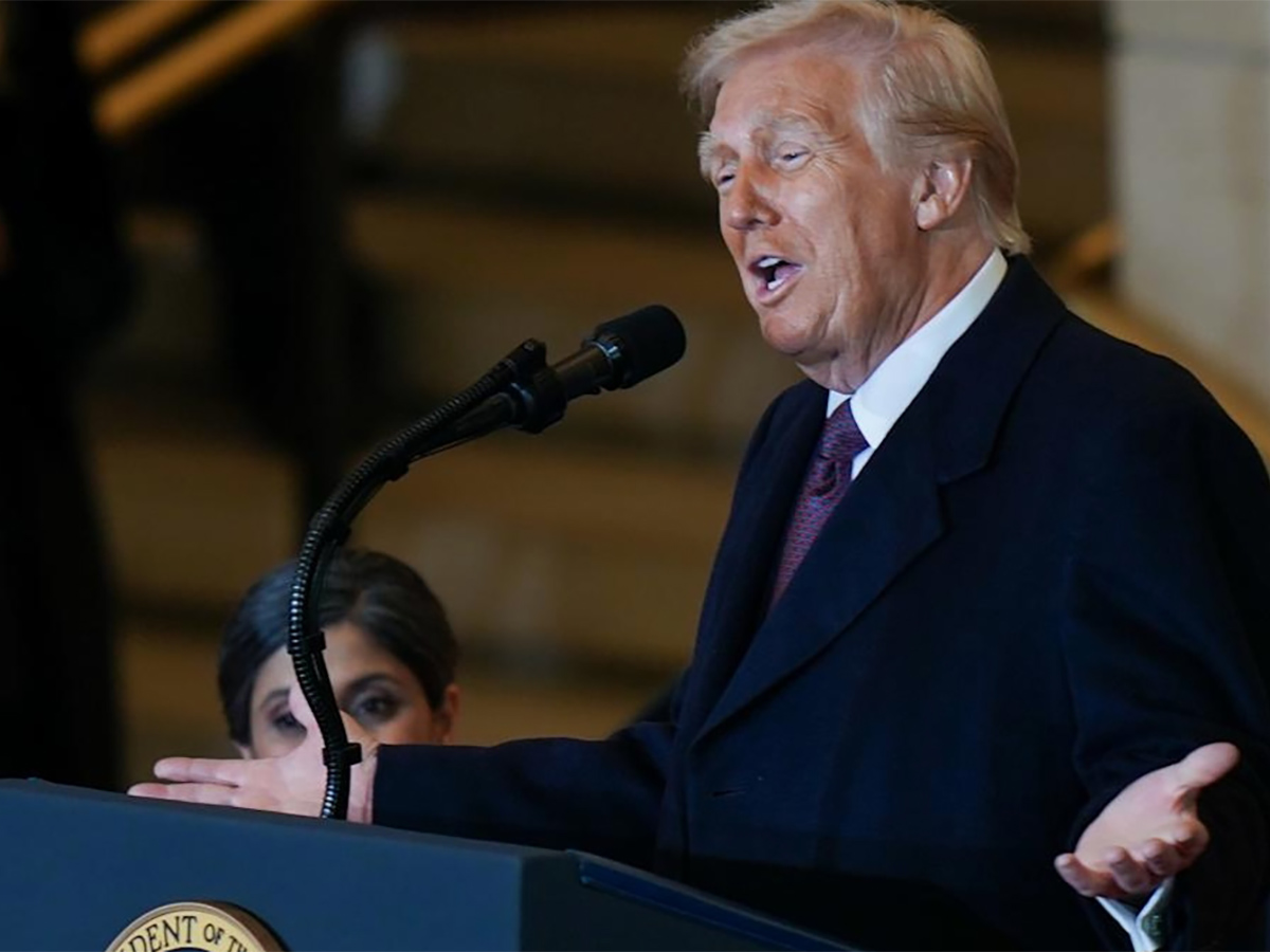 «Колоссальное поражение»: Верховный суд США отменил пошлины Трампа, вызвав негодование президента0