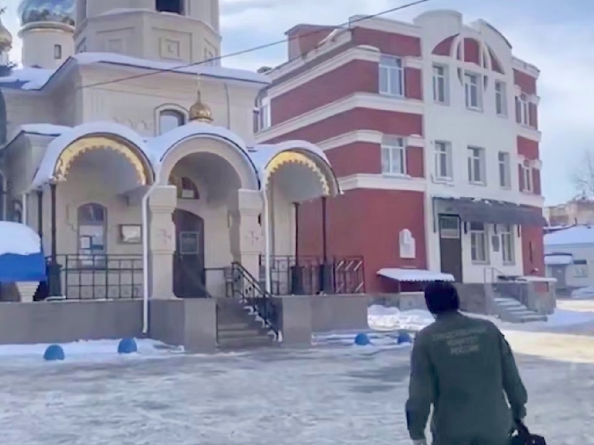 «Сделали замечание»: в храме Челябинска юноша ударил ножом двух женщин0