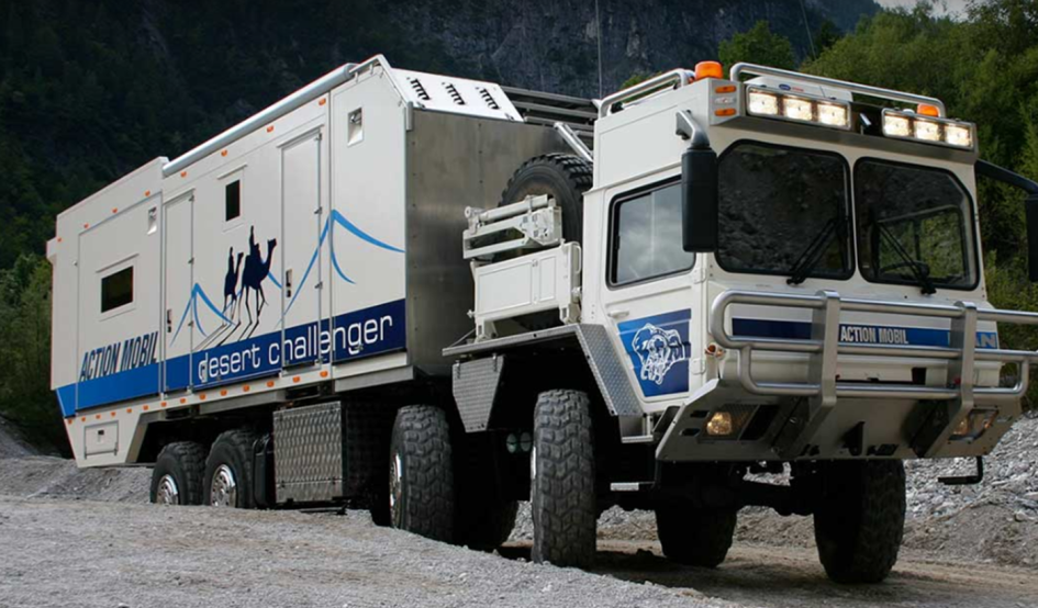 Внедорожный автодом Desert Challenger: 600 л.с., 4 оси и автономность для экстремальных условий