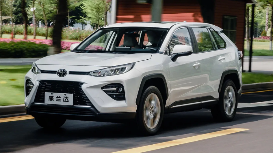 Китайская Toyota RAV4 в России: чем отличается от прежней и на что обратить внимание