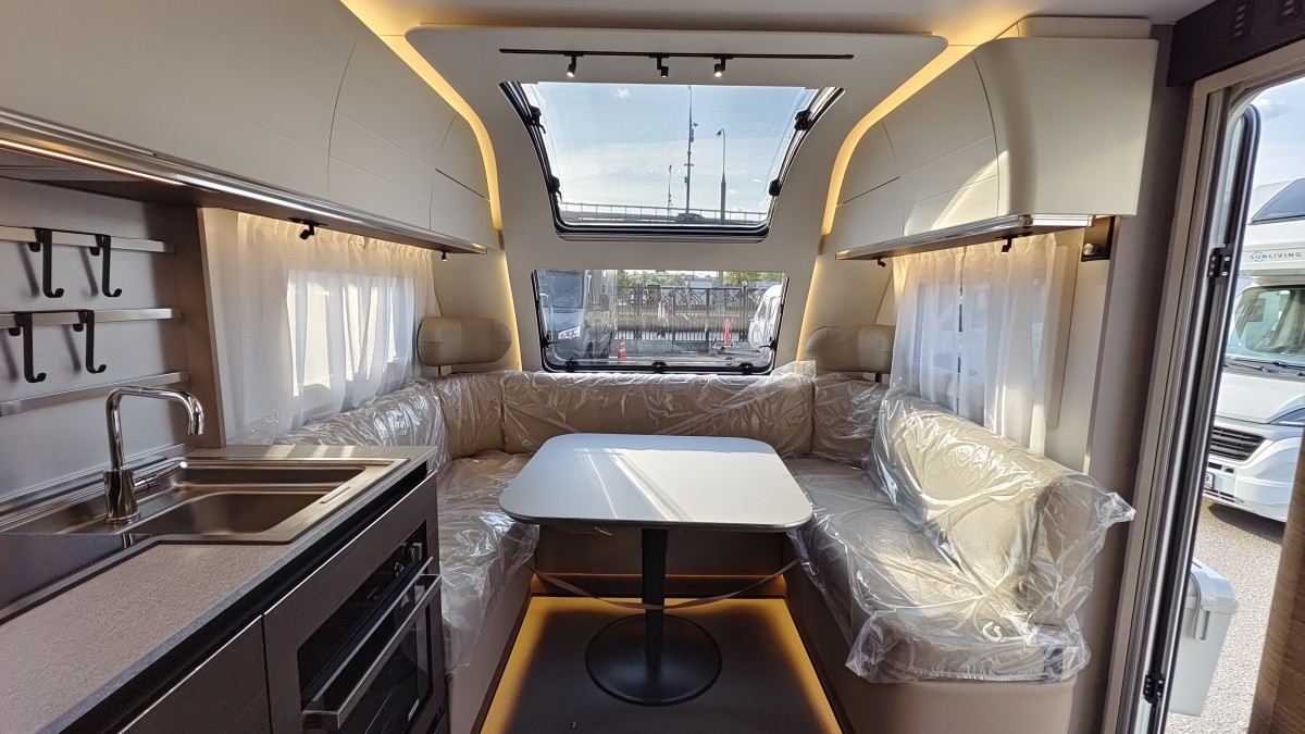 Adria Alpina 763 UK: новый стандарт семейных автодомов с изолированной детской зоной
