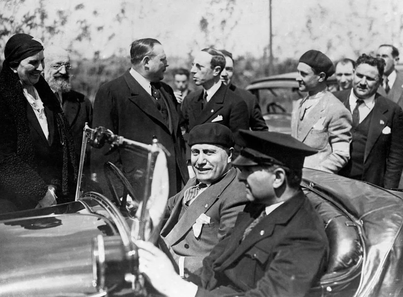 Муссолини и его 334 родственника. Как была устроена коррупция в фашистской Италии