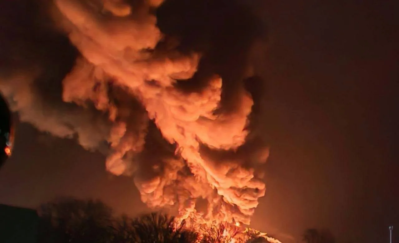 В Псковской области украинские дроны атаковали Великолукскую нефтебазу