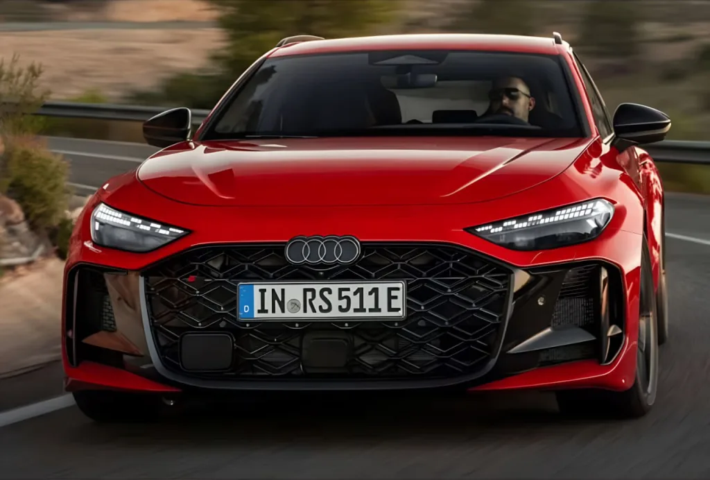 В сеть слили фотографии новой Audi RS5 — модель впервые выпустят в двух кузовах: лифтбек и универсал