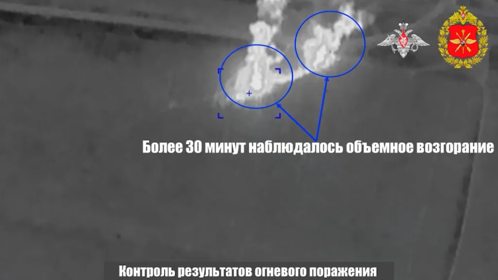 Удары ОТРК "Искандер-М" по позициям украинских РСЗО и ЗРК. Как заявляется, целью были HIMARS и С-300, но на такой убогой записи что-то рассмотреть невозможно