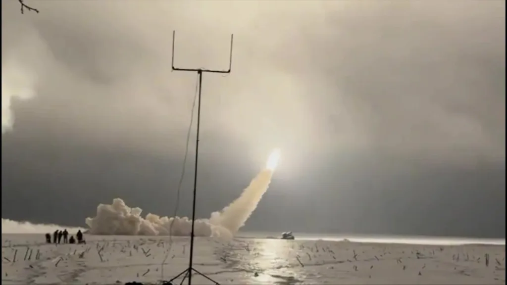 Запуск четырех украинских ракет "Фламинго", как заявляется, по полигону Капустин Яр в Астраханской области