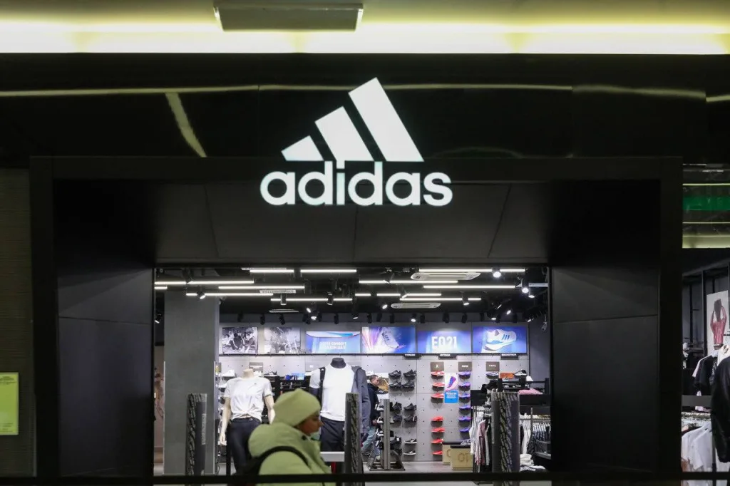 Параллельный импорт Adidas ушёл из России