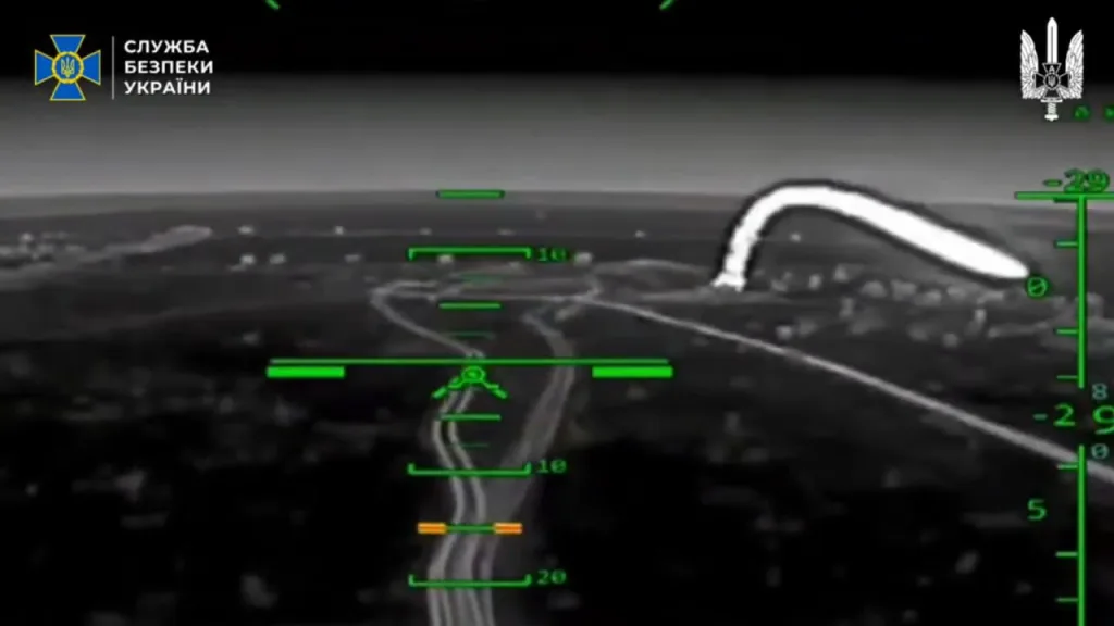 ЗРПК "Панцирь-С1" промахивается ракетой по дрону-камикадзе ВСУ почти в упор, после чего этот дрон поражает комплекс