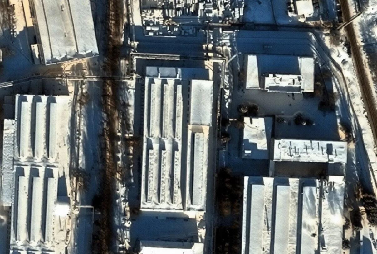 Западные и украинские ресурсы публикуют спутниковые снимки последствий удара по Воткинскому заводу в Удмуртии
