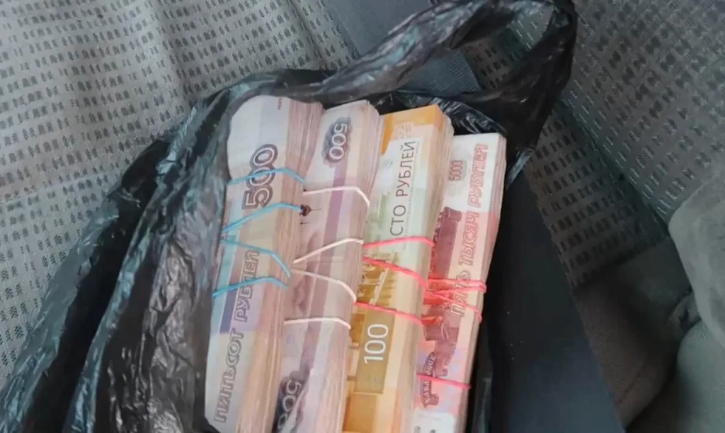 Оренбуржец заказал убийство предпринимателя, чтобы не возвращать долг в 15 млн. Но «профессиональный» киллер вместо дела просто сдал его