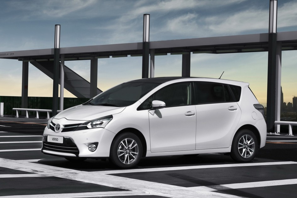 Toyota зарегистрировала в России Crown Signia и Verso: что это значит для рынка