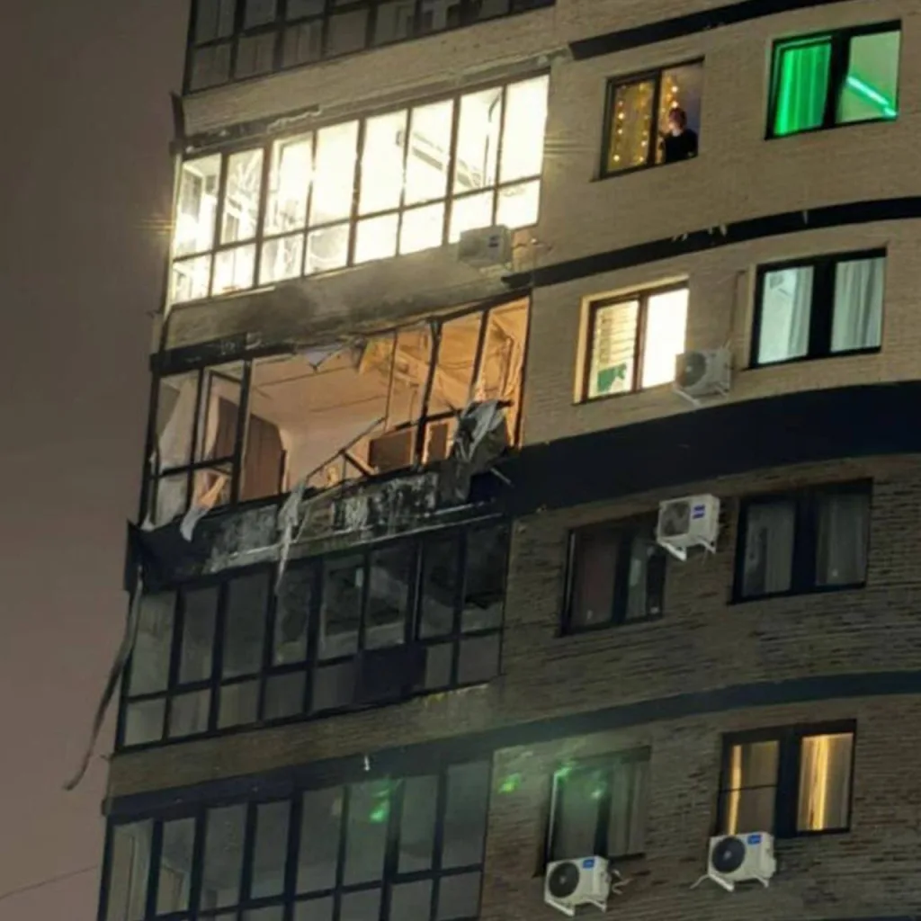 Атака БПЛА в Краснодаре: выбиты окна в многоэтажке, трое пострадали