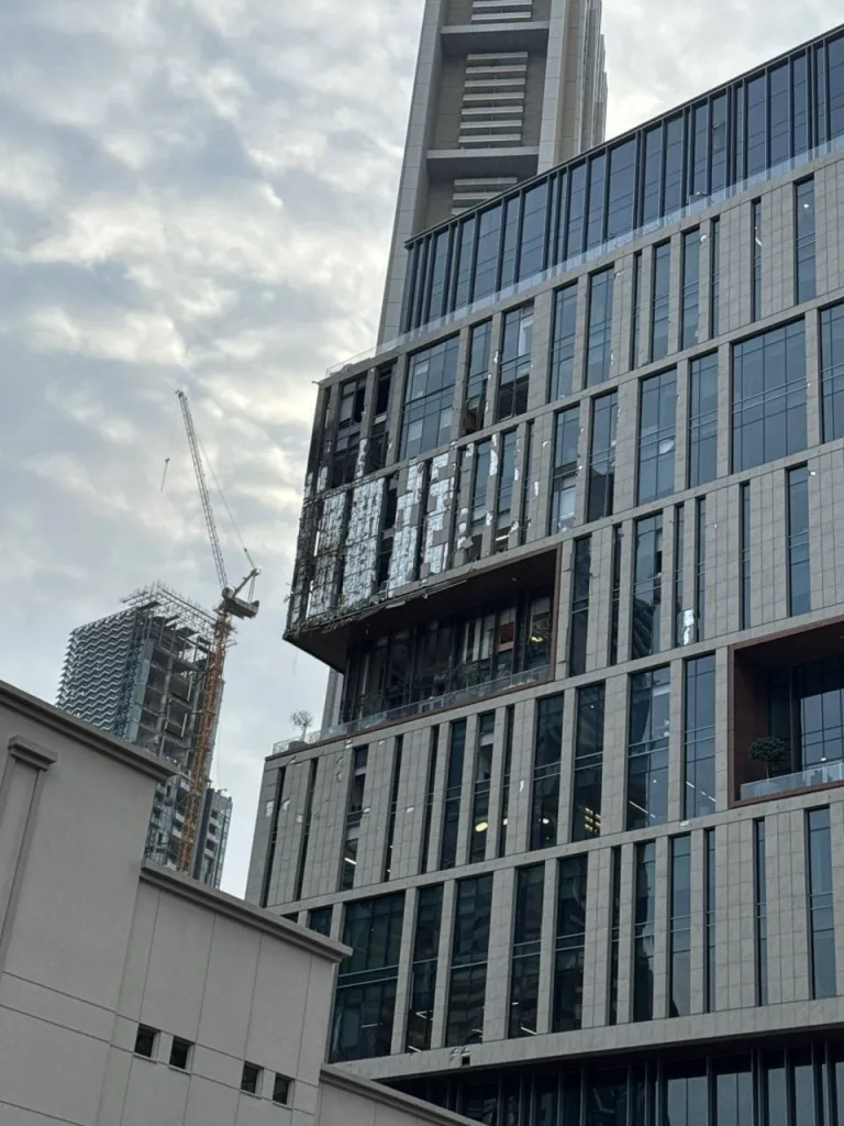 Взрывы в Дубае: иранский БПЛА взорвался рядом с DIFC