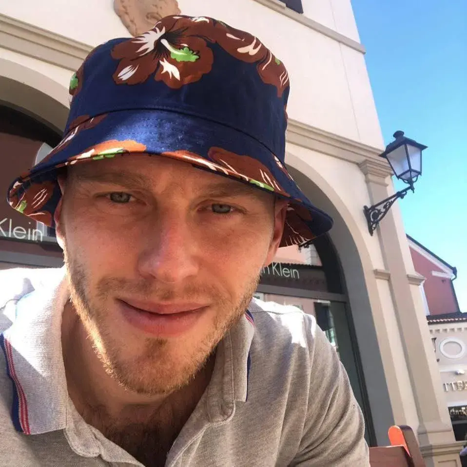 В сети пишут, что сын украинского бизнесмена и политика Михаила Бродского задержан в Италии по подозрению в изнасиловании 7-летнего мальчика
