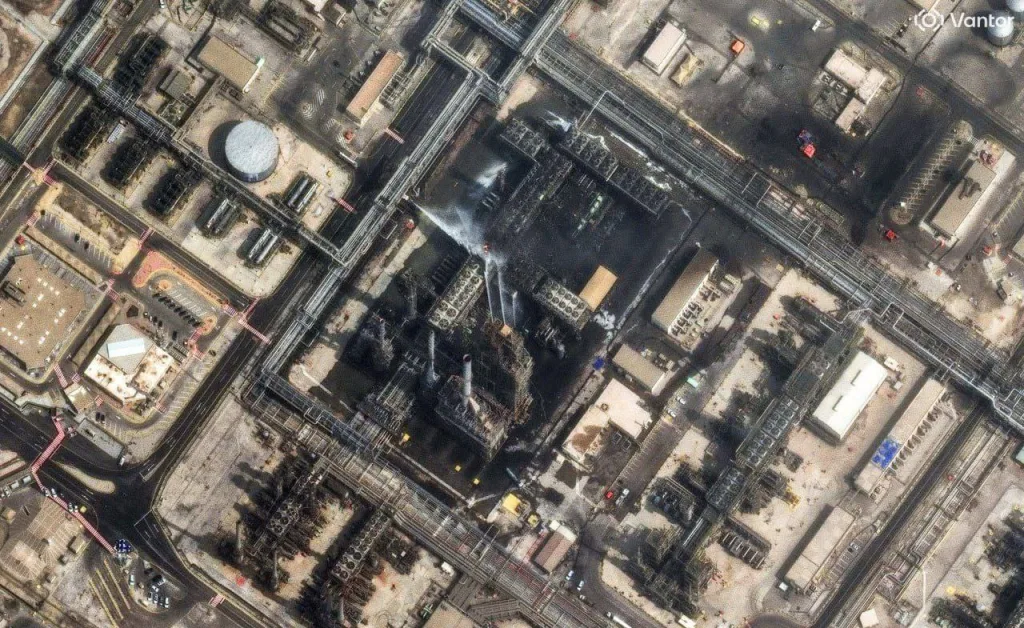 Последствия сегодняшнего удара по НПЗ Saudi Aramco в Рас-Тануре