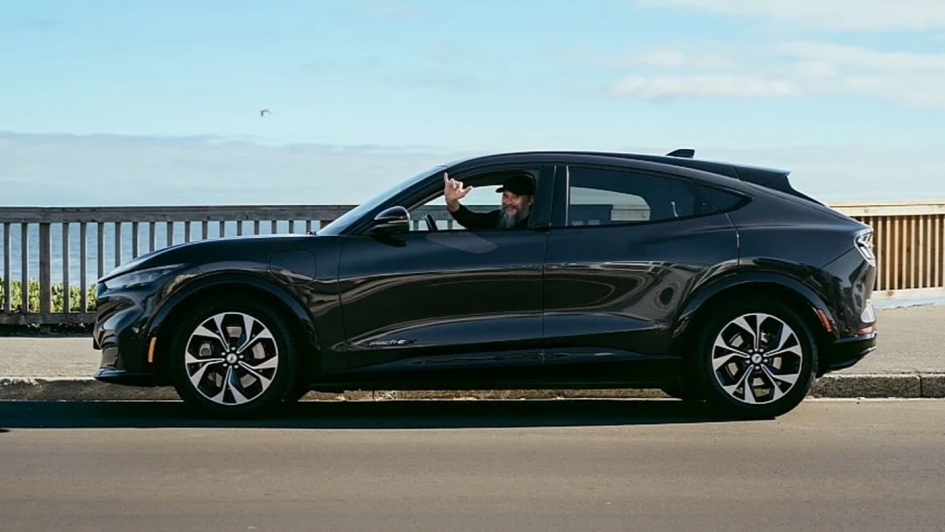 316 000 миль на одном электромобиле: как Ford Mustang Mach-E выдержал испытание временем