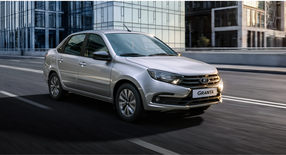 Lada Granta в новой базе: лифтбек стал самым доступным пятидверным авто АвтоВАЗа