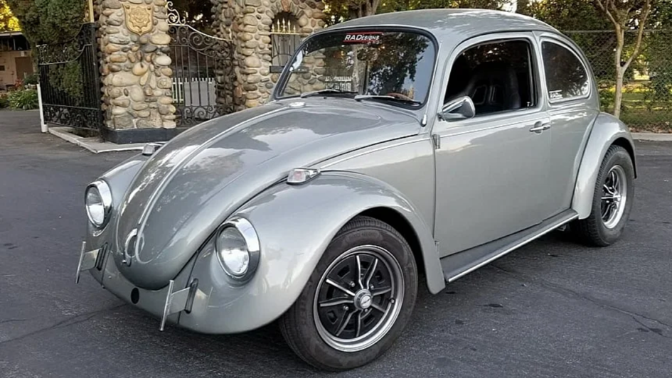 Классический Volkswagen Beetle с мотором Subaru EJ: неожиданный тюнинг и новые возможности