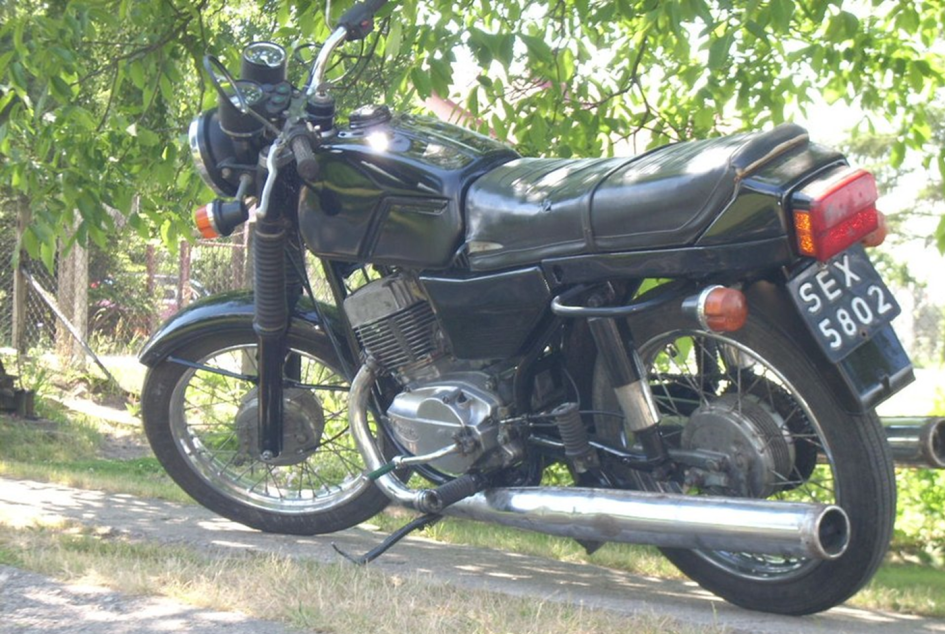 Два символа эпохи: сравнительный анализ Jawa 350 и Иж Планета 5
