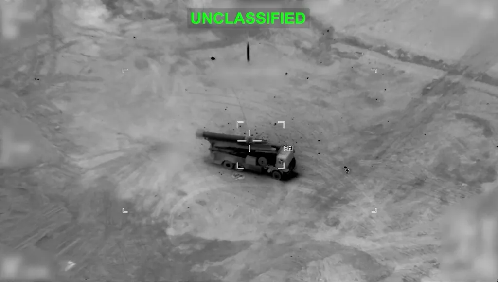 Кадры удара ВВС США по истребителю-бомбардировщику Су-22 в ангаре 4-й истребительной базы в Дезфуле