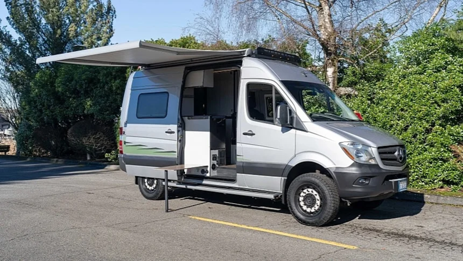Winnebago Revel 4x4 2019: почему этот дом на колесах на базе Mercedes-Benz Sprinter выбирают опытные путешественники