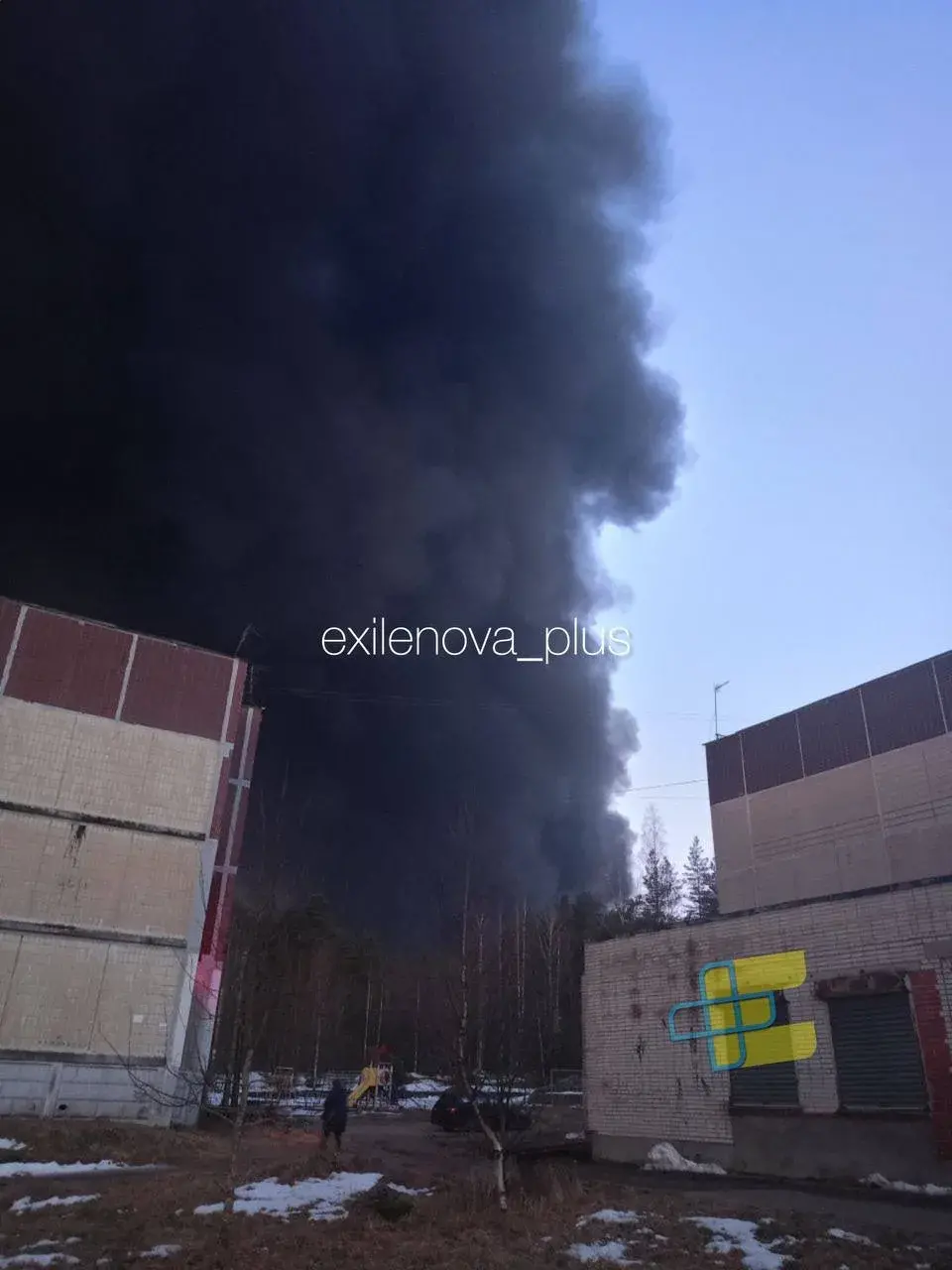 Последствия атаки дронов ВСУ на порт Приморска Ленинградской области, снятые местными жителями и опубликованные украинскими каналами