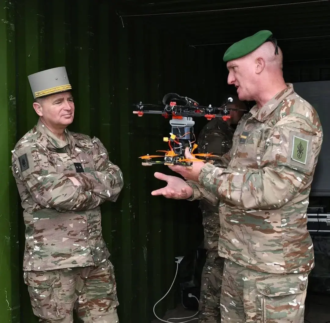 Французский иностранный легион постигает искусство управления FPV-дронами