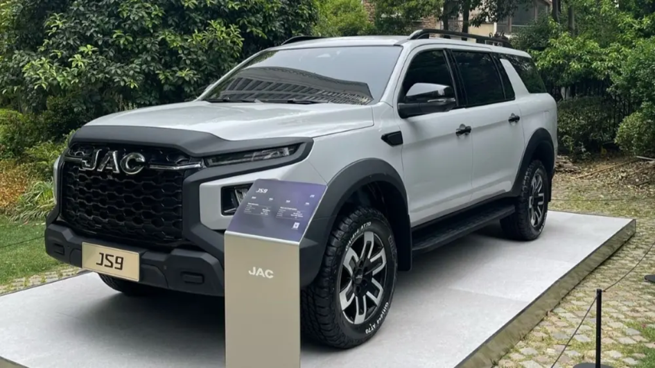 JAC JS9 vs Sollers S9: что скрывает новый проект УАЗа и его китайский донор