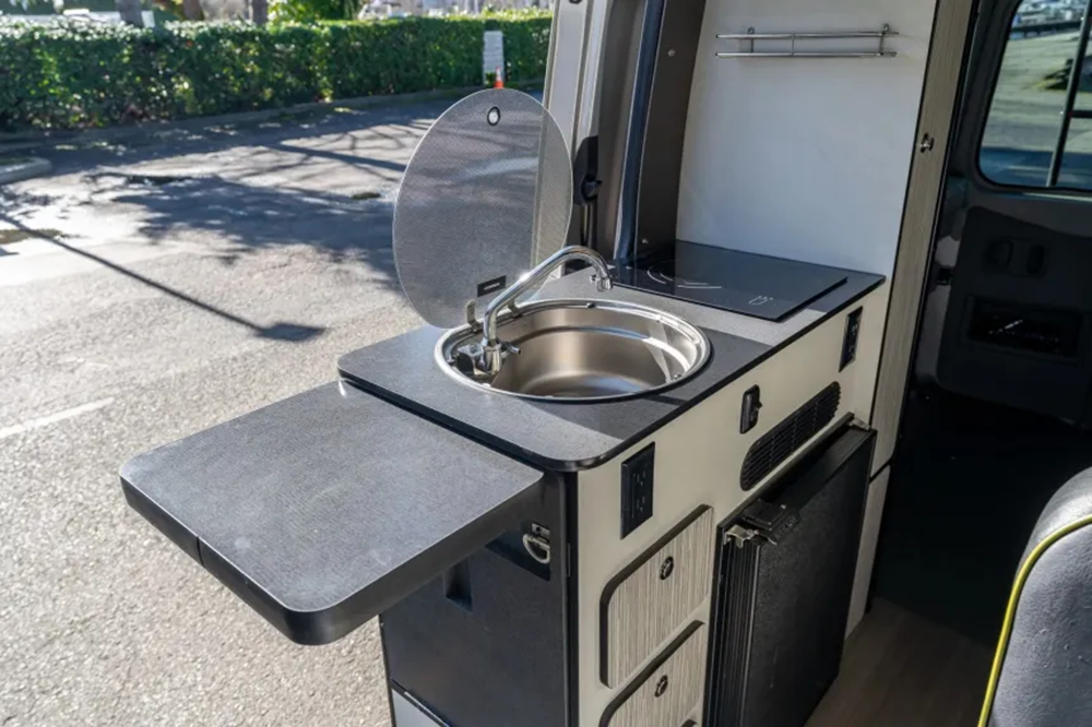 Winnebago Revel 4x4 2019: почему этот дом на колесах на базе Mercedes-Benz Sprinter выбирают опытные путешественники