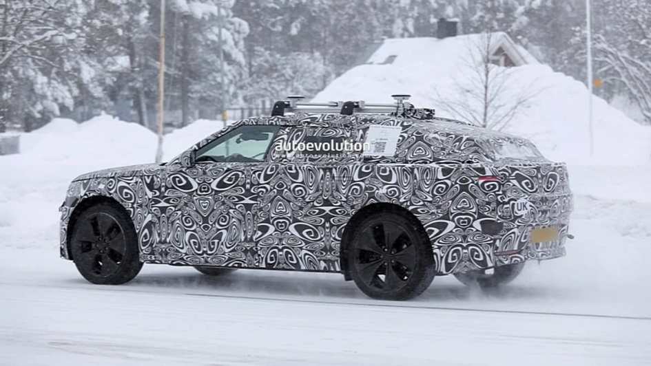 Электрический Range Rover Velar 2027: свежие фото с минимальной маскировкой