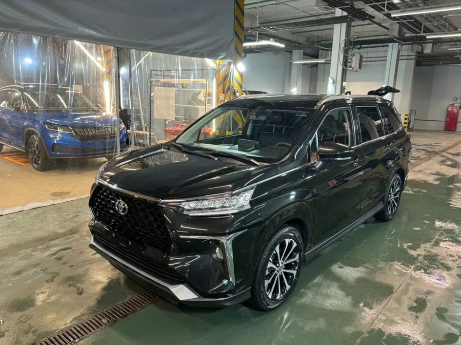Японский компактвэн Toyota Veloz добрался до России: цены и оснащение