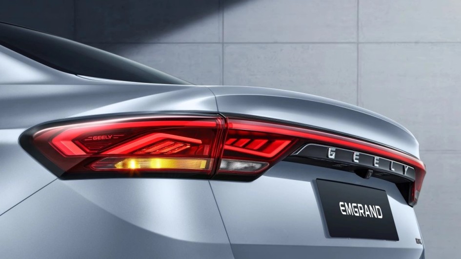 Geely Emgrand после 400 000 км: что осталось от кузова и сколько стоит седан
