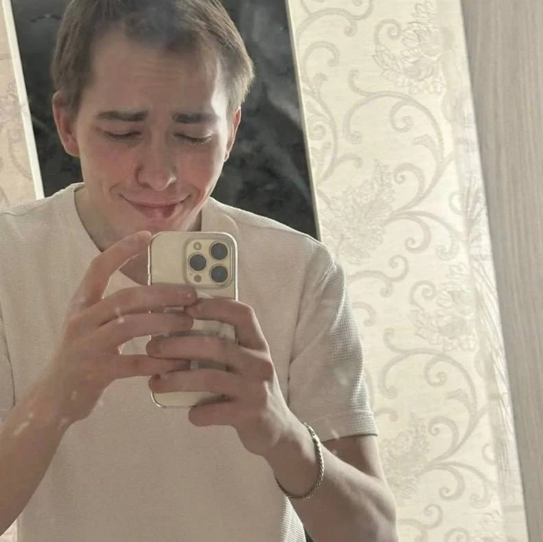 Сотрудник немецкого консульства в Петербурге совершил наезд на человека и скрылся