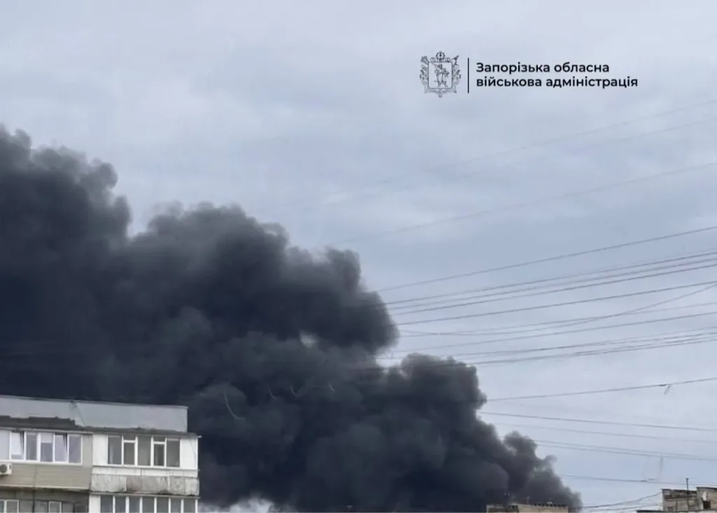 Красивое из Запорожья. Местные ресурсы сообщают, что удары пришлись по энергетической инфраструктуре