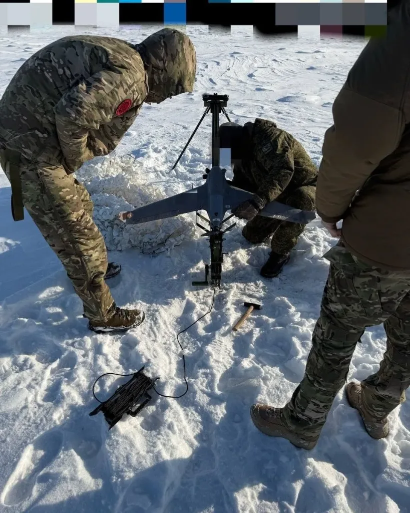 Российский дрон-перехватчик "Лис-2" с захватом цели сбивает украинский дрон-обманку "Майя"