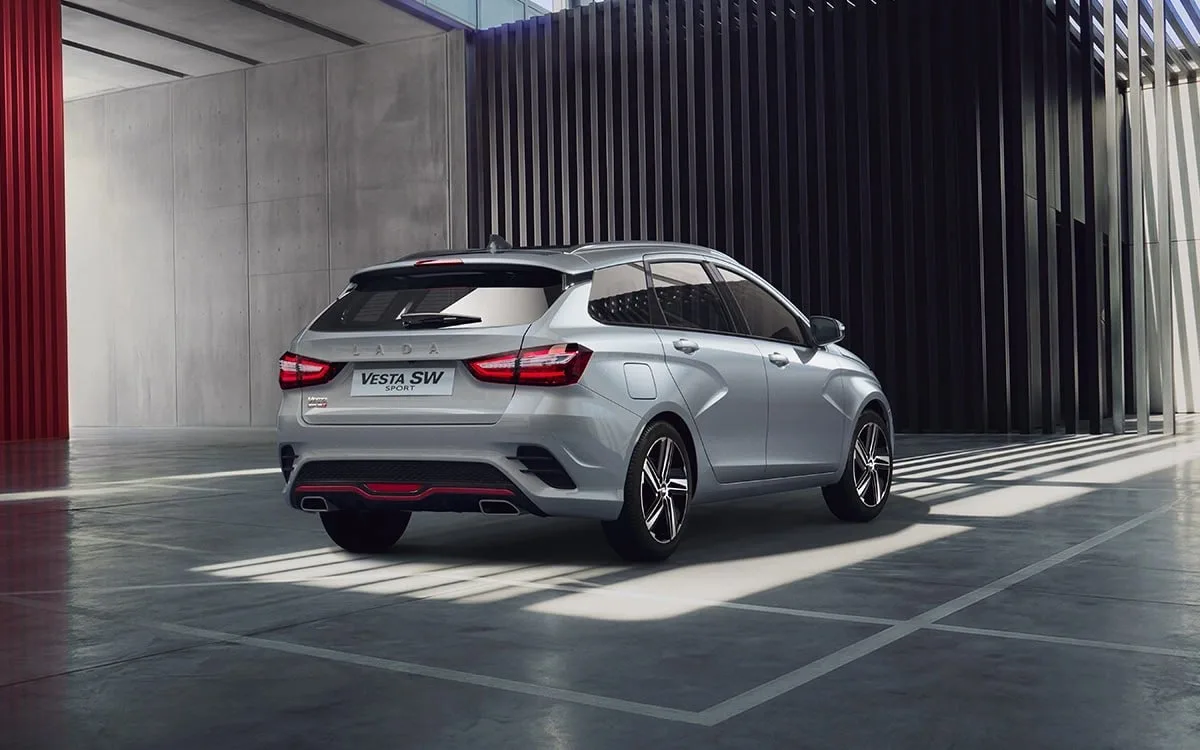 Пристегнитесь, мы взлетаем: АвтоВАЗ начал продажи самой дорогой Lada Vesta Sport