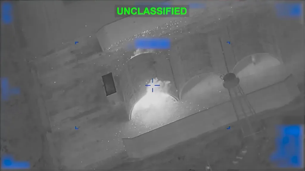 Очередное забрасывание бомб в ангары с иранскими самолетами в исполнении ВВС США, а также уничтожение складского помещения и автомобиля, судя по всему, являвшегося замаскированной пусковой установкой дронов