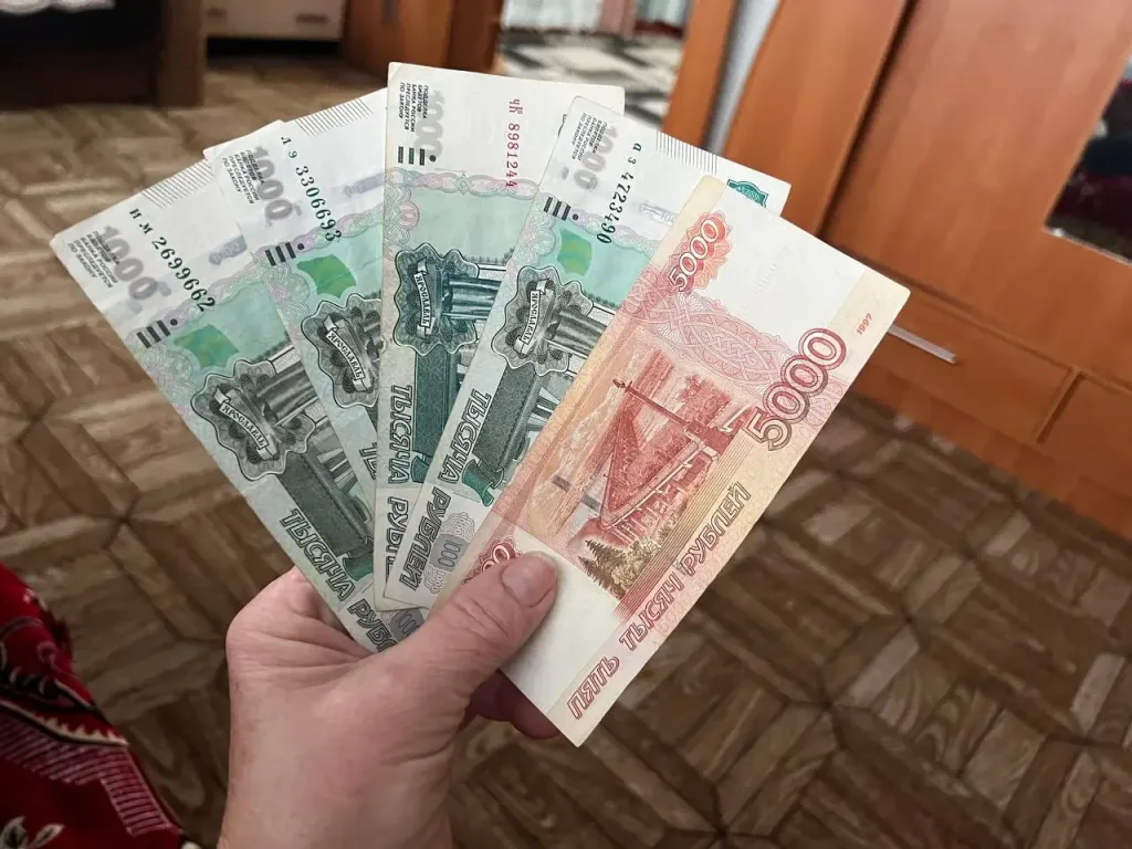 Утро с кошельком потолще: кому из пенсионеров март принесет прибавку в 33%