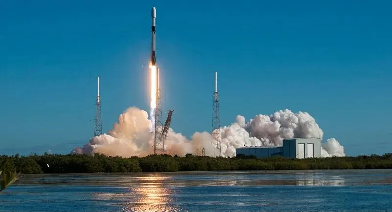 SpaceX продолжает удивлять мир новыми достижениями: ее первая ступень ракеты Falcon 9 теперь используется по 30 раз и даже чаще